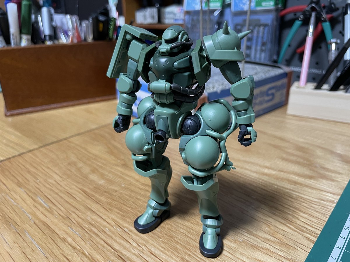 ザク（GQ）がたくさん余ってたので購入。久しぶりのHGです。
#ガンプラ　#ザク  #ジークアクス