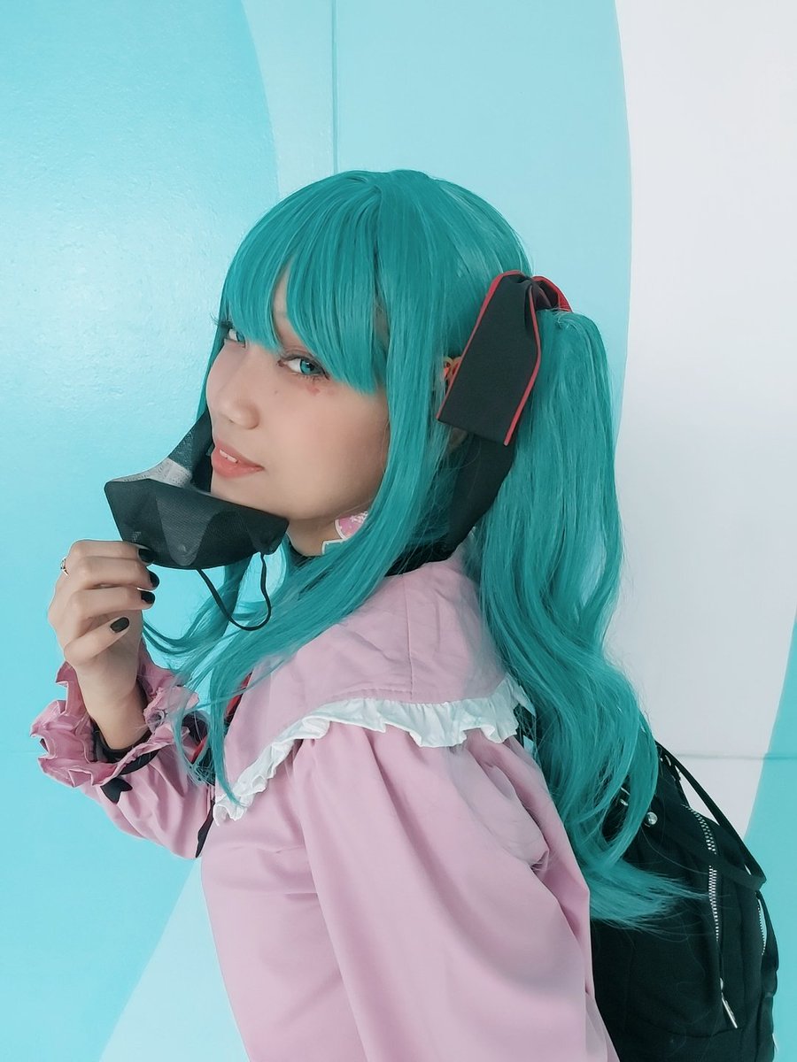 hoshiieteyo's tweet image. 《 I am a vampire 》

Take 2~ forgot to put the ribbons earlier.
We&apos;re going to see Miku soon!!! 🥹🥹🥹

#MIKUEXPO2025