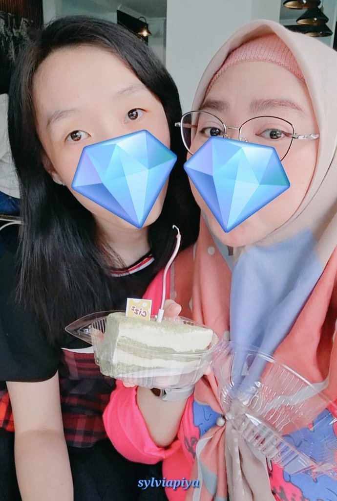 sylvia_piya's tweet image. Happy birthday once again Kak @HAECHIROU 🥰💕 Semoga kita bisa ketemu lagi ya sama SJ/Kyu di next event 😇🙏🏻 Terbaik aja buat kita semua &amp;amp; thank you selalu menemani bahas KPOP + apa aja kita bahas 🥹🤗
Forever stay with Super Junior 🫶🏻💙🖐🏻