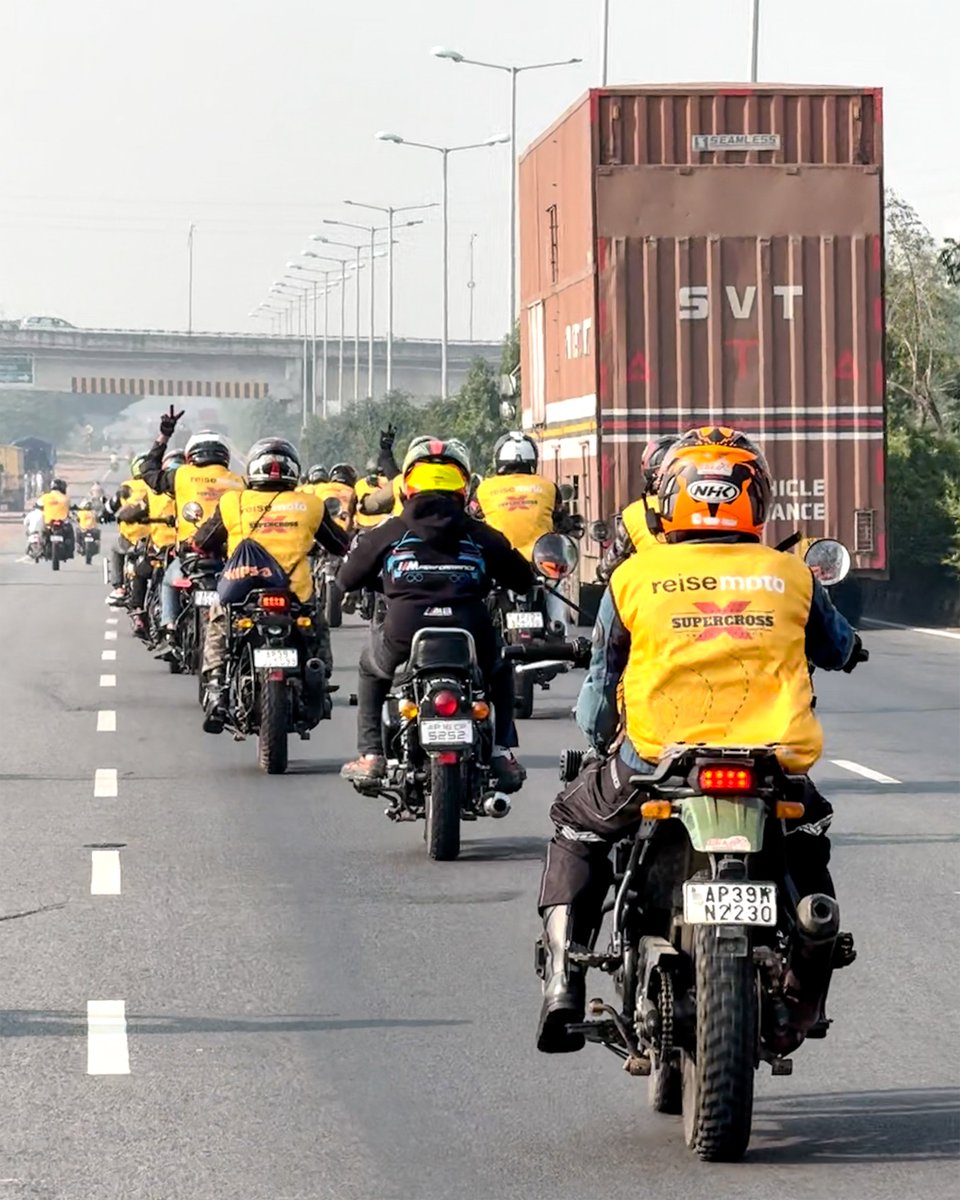 Vijayawada Meet-up — a morning driven by energy, connection, and pure riding spirit. ⚡

Riders rolled out together for the
<a href="/ISRL_official/">ISRL - Indian Supercross Racing League</a>  X <a href="/reisemoto_/">Reise Moto</a>  Community Ride, embracing the joy of the journey, the bond of the crew, and the shared love for two wheels! 🔥

#ISRL