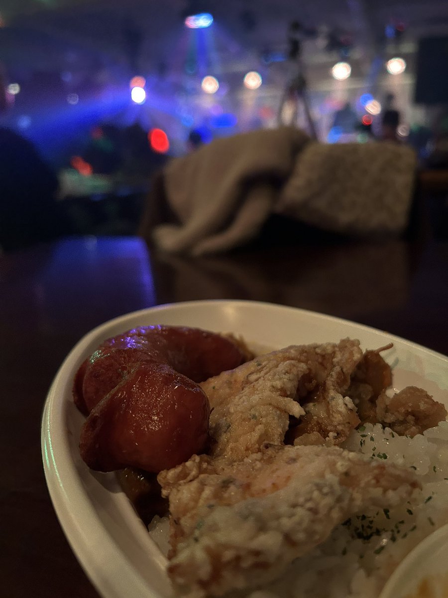 スターライト来てます

ミューズカフェのカレー抜群に美味い😋