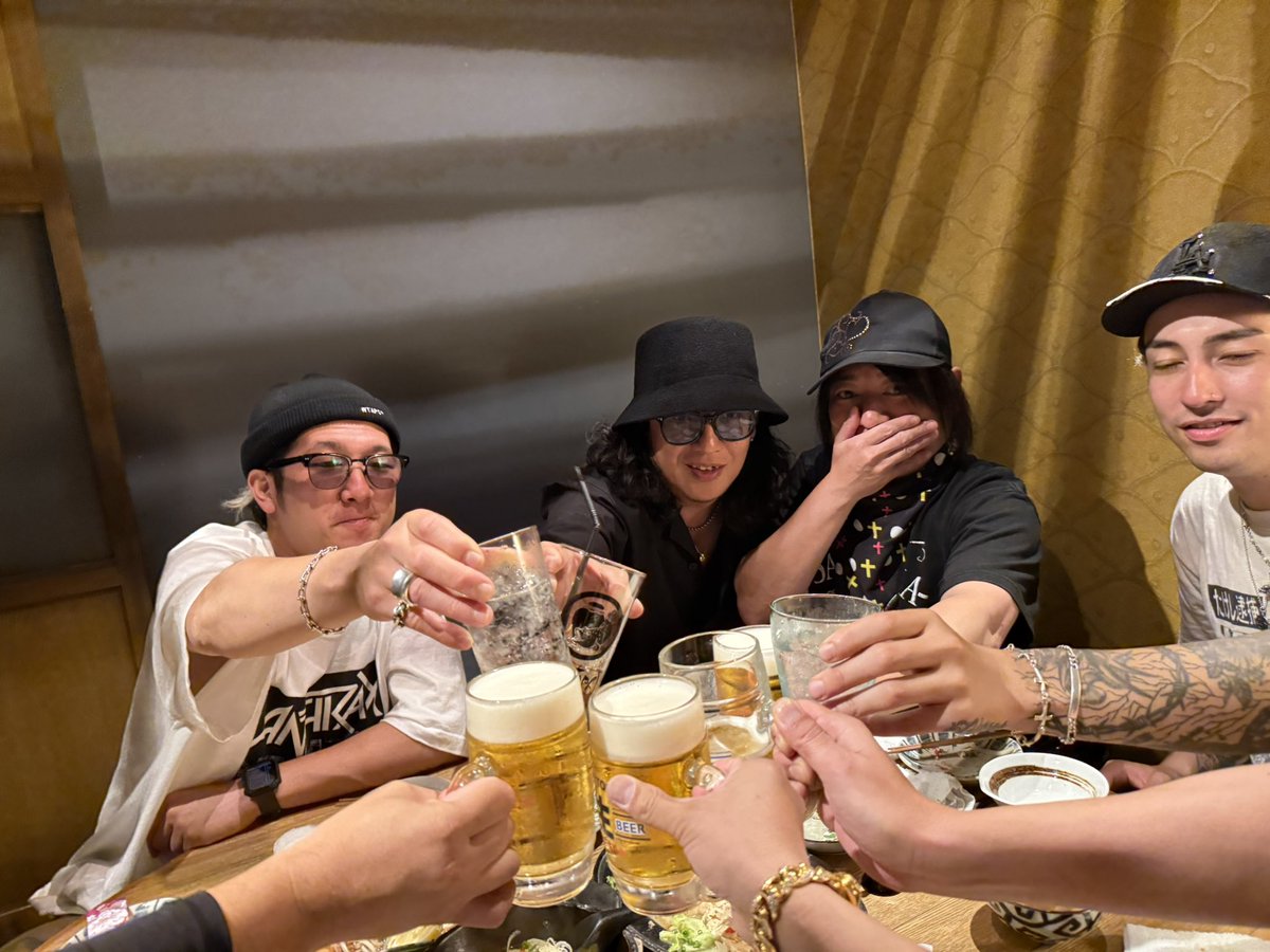 sakinuma_wryyy's tweet photo. アポロ祭in沖縄！

参加してくれたメンバー、スタッフ、沢山の視聴者様！

本当にありがとうございました！

最高の1日に🍻

#アポロジック
#アポロ祭沖縄
#Apollogic https://t.co/FfAxd8cjh1