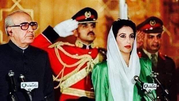 AmaimaIK's tweet image. آج ہی کے دن 16 نومبر 1988 کو شہید بے نظیر بھٹو
اسلامی دنیا کی پہلی وزیراعظم منتخب ہوئیں تھیں.
@BakhtawarBZ