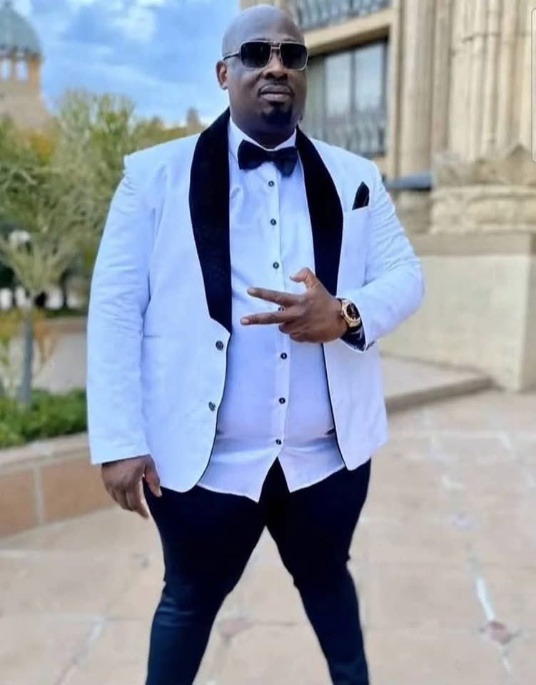 Lisathe_first's tweet image. In 2018,  ANC Kenetswe Mosenogi was MEC of Economic Development in North West province.

She was associated with an irregular awarding of Tenders for 6 mining Sites in the province. mySol is the beneficiary of these tenders without undergoing crucial procedures.  

MySol is the…