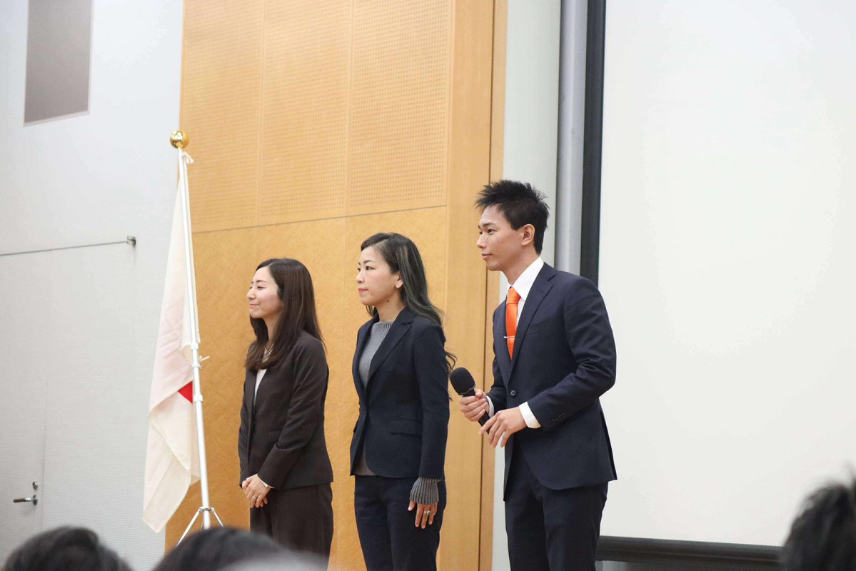 tomoyaInoue65's tweet image. 【🧑‍🏫タウンミーティング &amp;amp; 大阪街宣🎤】

昨日は大阪でのタウンミーティングに参加し、その後、梅田ヨドバシカメラ前にて街頭演説をさせていただきました。

梅村みずほ参議院議員、宮出ちさと参議院議員
#大阪16区 国政改革委員 #池上わかこ さん
とともにマイクを握りました！…