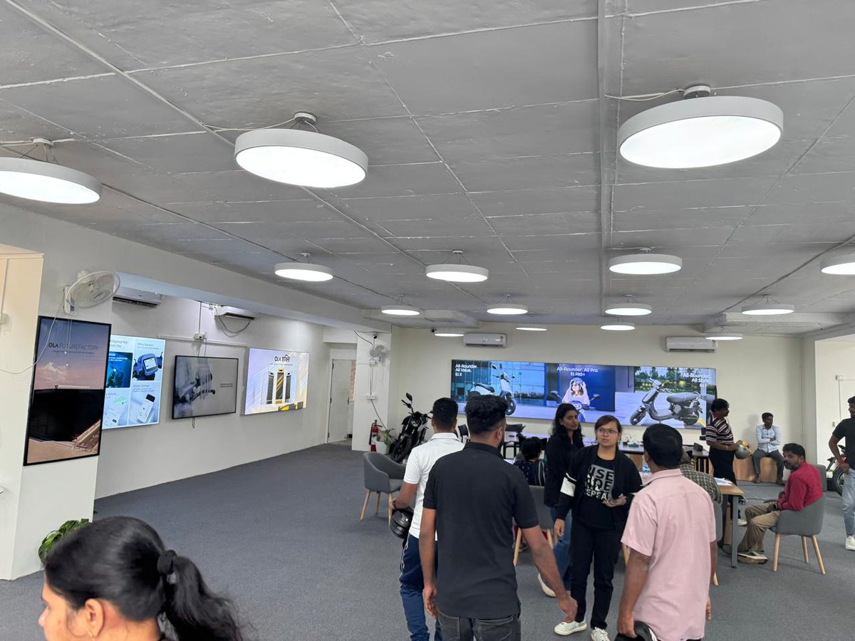actionmediahere's tweet image. Ola experience center Indiranagar, Bharatcell test ride #BharatCell #OlaElectric #DeshKaCell