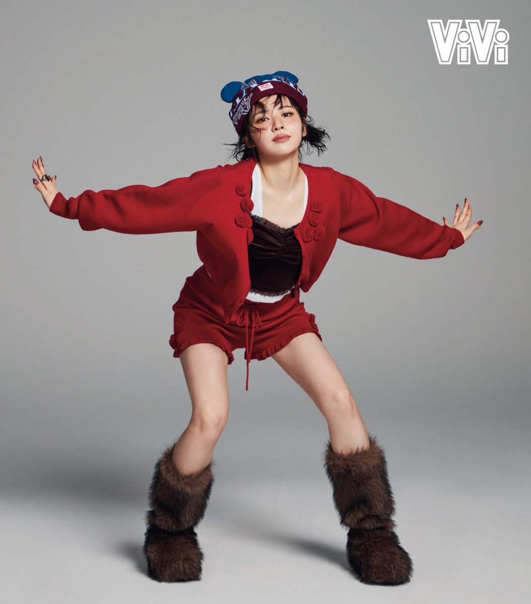 なんでこんなポーズしたんやっけ💭☺️