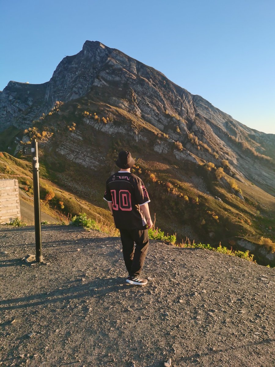 WIXgjMd211o7Bsj's tweet image. &quot;Anyone who remembers TEN at the end of 2023 can confidently say - it was hard to call it 100% Ethereum. Technically - it was, but using the applications was impossible. At first, just connecting to the network felt like climbing K2. And the community team, like Sherpas, handed…