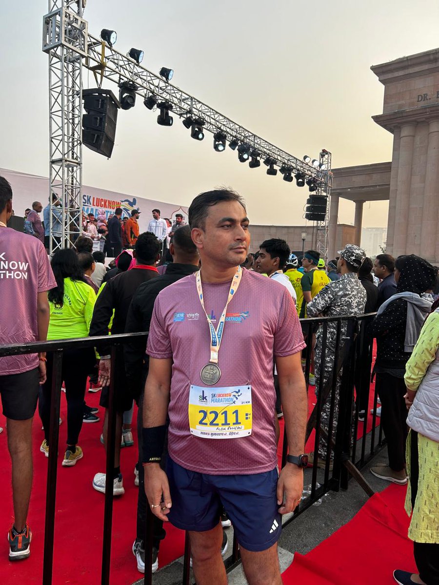 ALOKTHAWE's tweet image. Finished sk lucknow half marathon and with personal best 2hr 6 min.
@hyderabaddoctor @FitIndiaOff @SKFinanceLtd #RunningMan #lucknowchapter