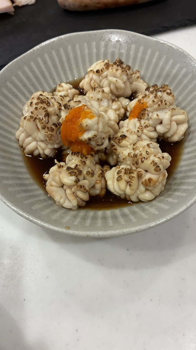 今日のキッチンバーのメニューは白子ポン酢と昨日の残りw
あとブラックニッカ買ったら、オシャンなグラスがオマケでついてた！かっこいいww
#晩酌レシピ 
#晩酌