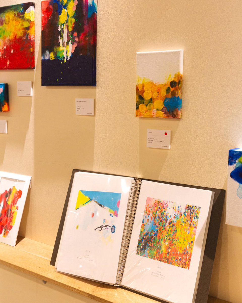 みえたのは多分愛かもしれない F3 273×220mm アクリル絵具、キャンバス