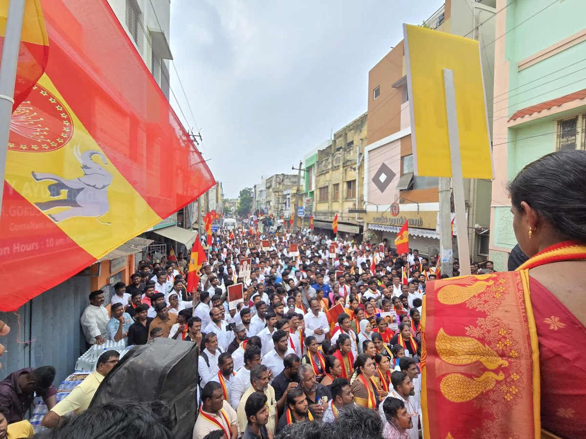 ActorVijayTeam's tweet photo. JUST IN: தமிழக மக்களின் வாக்குரிமையைப் பறிக்கும் வாக்காளர் சிறப்புத் தீவிரத் திருத்தம் (SIR) தொடர்பான குளறுபடிகளை எதிர்த்து திருச்சியில் மாபெரும் கண்டன ஆர்ப்பாட்டம் நடைபெற்றது.

#SIR #TamilNaduSIR #MyVoteMyLife https://t.co/twBwD9UdsI