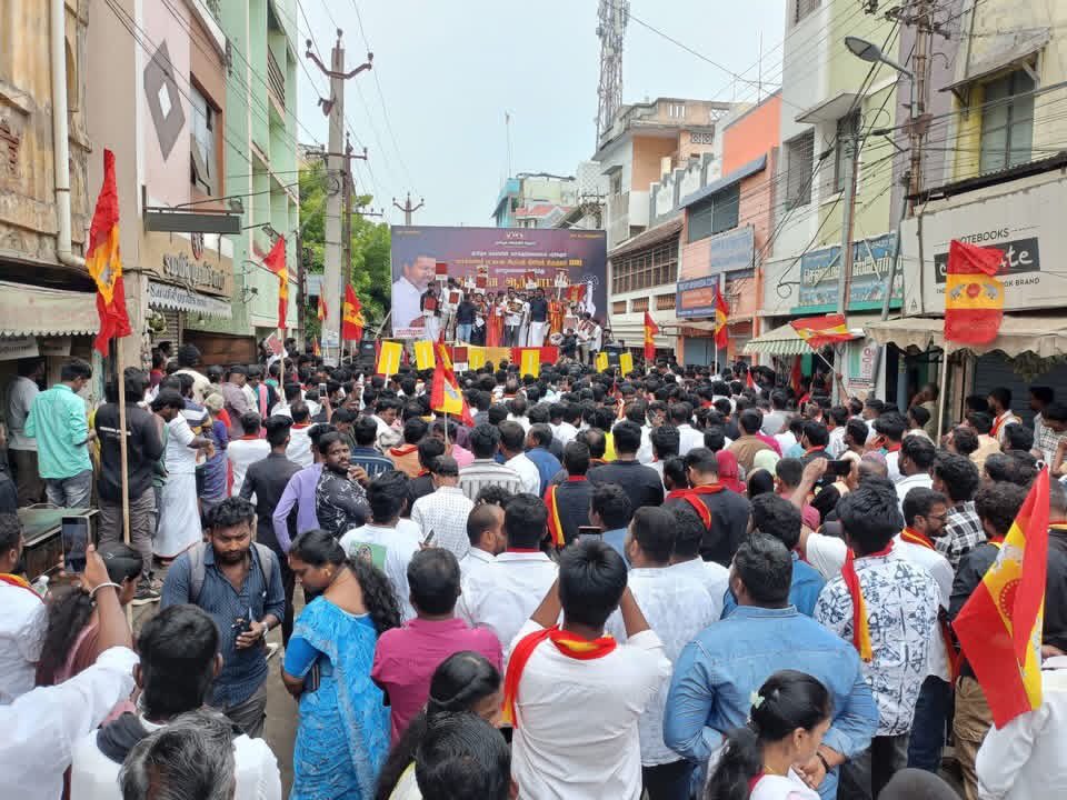 ActorVijayTeam's tweet photo. JUST IN: தமிழக மக்களின் வாக்குரிமையைப் பறிக்கும் வாக்காளர் சிறப்புத் தீவிரத் திருத்தம் (SIR) தொடர்பான குளறுபடிகளை எதிர்த்து திருச்சியில் மாபெரும் கண்டன ஆர்ப்பாட்டம் நடைபெற்றது.

#SIR #TamilNaduSIR #MyVoteMyLife https://t.co/twBwD9UdsI