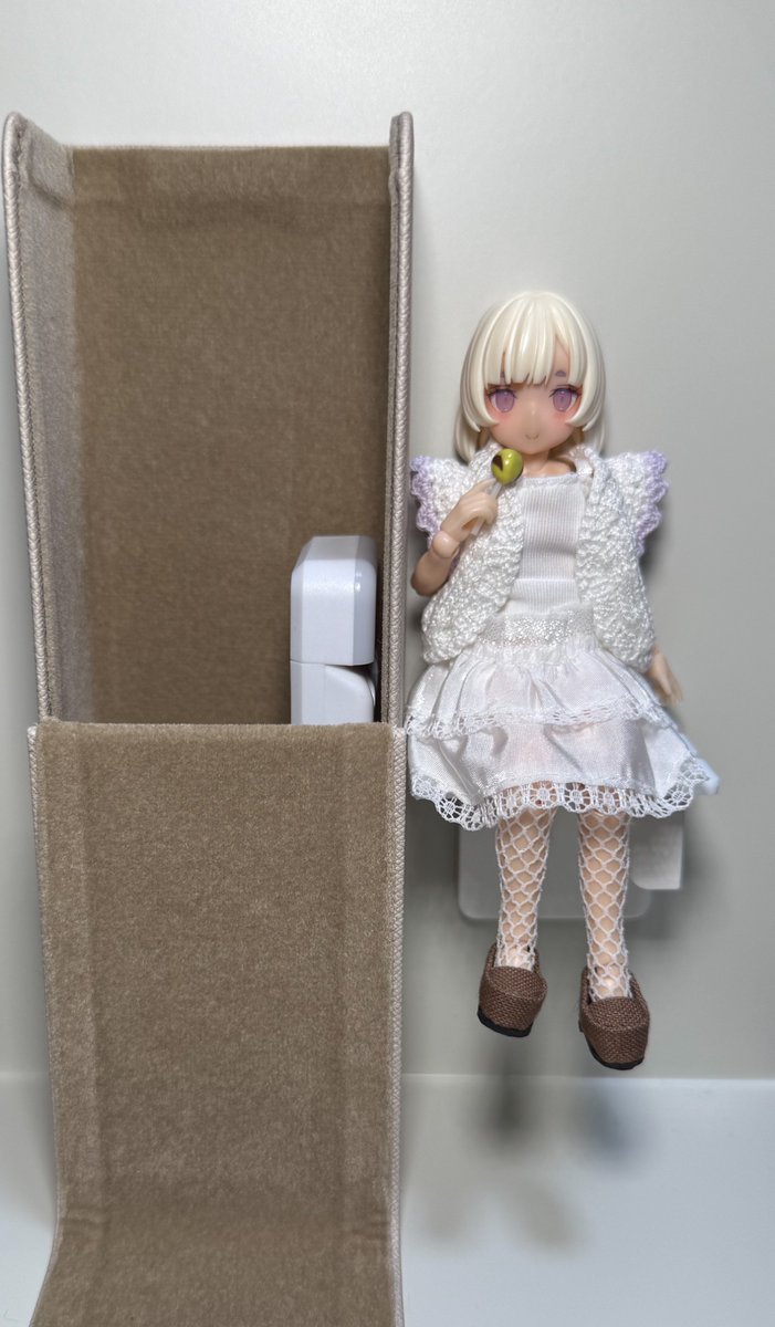 今日のイベントはこの子を連れて行った！

AKGで購入した物
・キャンディ:量産型マンドラゴラさん(<a href="/bkmania2006/">量産型マンドラゴラ＠アキバ大阪委託中</a> )
・靴:Eringi doll shoesさん(<a href="/Eringidollshoes/">えりんぎ</a> )

リトルワールドアキバで購入した物
・そでカワカーディガン:toconatsunitさん(<a href="/keito_touki/">りん</a> )