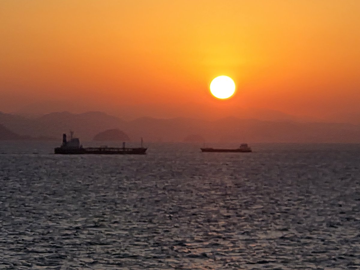 船旅、移動中に立ち歩いたり風呂に入ったりできるってだけでも最高だった
しかも人口密度が低いしご飯が思いの外美味しいし宿泊費+交通費としてみれば破格の安さときた
時間が許すなら極力船で旅行したいと思えるぐらいには満足！