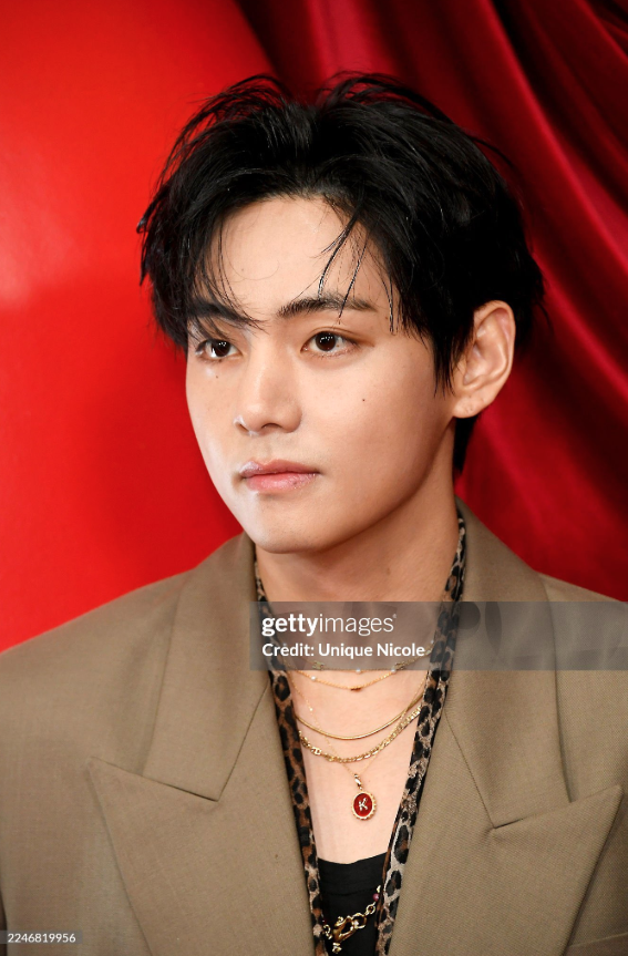 AboutMusicYT's tweet image. Taehyung looks magnificent in recent Getty photos from the TIRTIR pop up event.