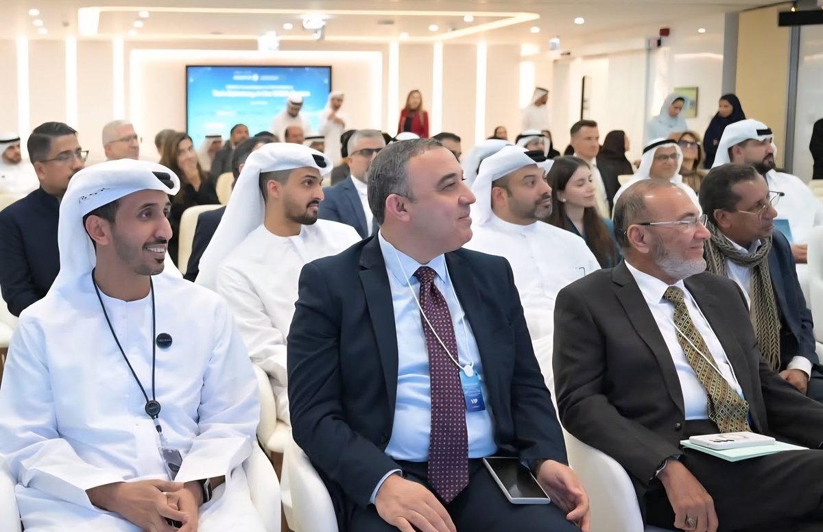 dr_kaleel's tweet photo. مع نخبة من رؤساء الجامعات والخبراء في مركز تريندز للبحوث والاستشارات في ابوظبي لمناقشة الذكاء الاصطناعي والدبلوماسية التكنولوجية في الشرق الأوسط وشمال أفريقيا https://t.co/MHKA27WhJd
