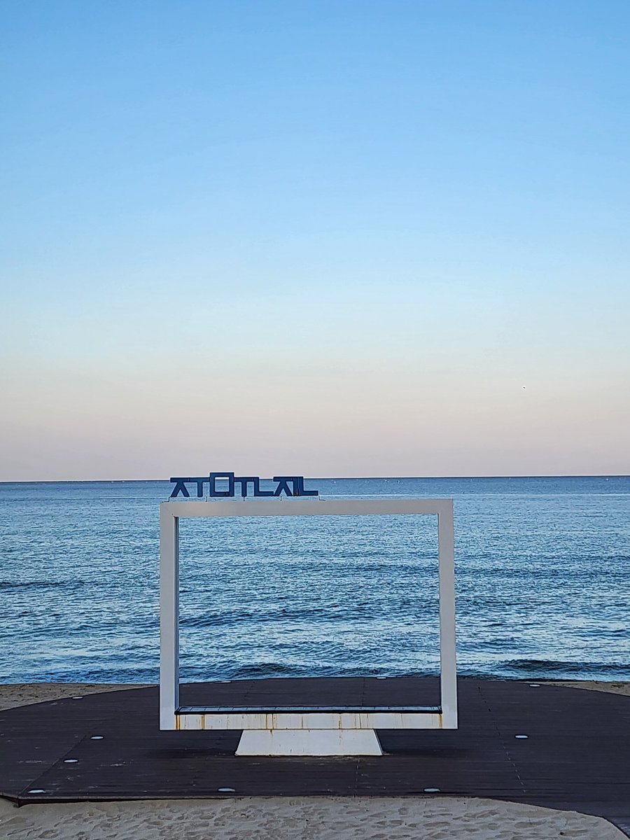 5488aaa's tweet image. 1116   주문진
개와 늑대의 시간