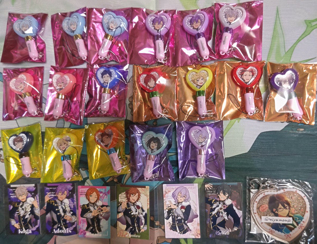 【譲渡交換】あんスタ スタフォニ4th
譲)ミニペンラ 渉さん3 アドニスくん2
桃李さん2晃牙君弓弦君
夏目くん宙君鬼龍さんマヨイさん
Eユメさんエスさん
D椚先生なずなさん光君
カード 画像
求)零さん定価送料
&gt;つむぎくん佐賀美先生凪砂くん巽さん
23日現地郵送可能です
よろしくお願いいたします