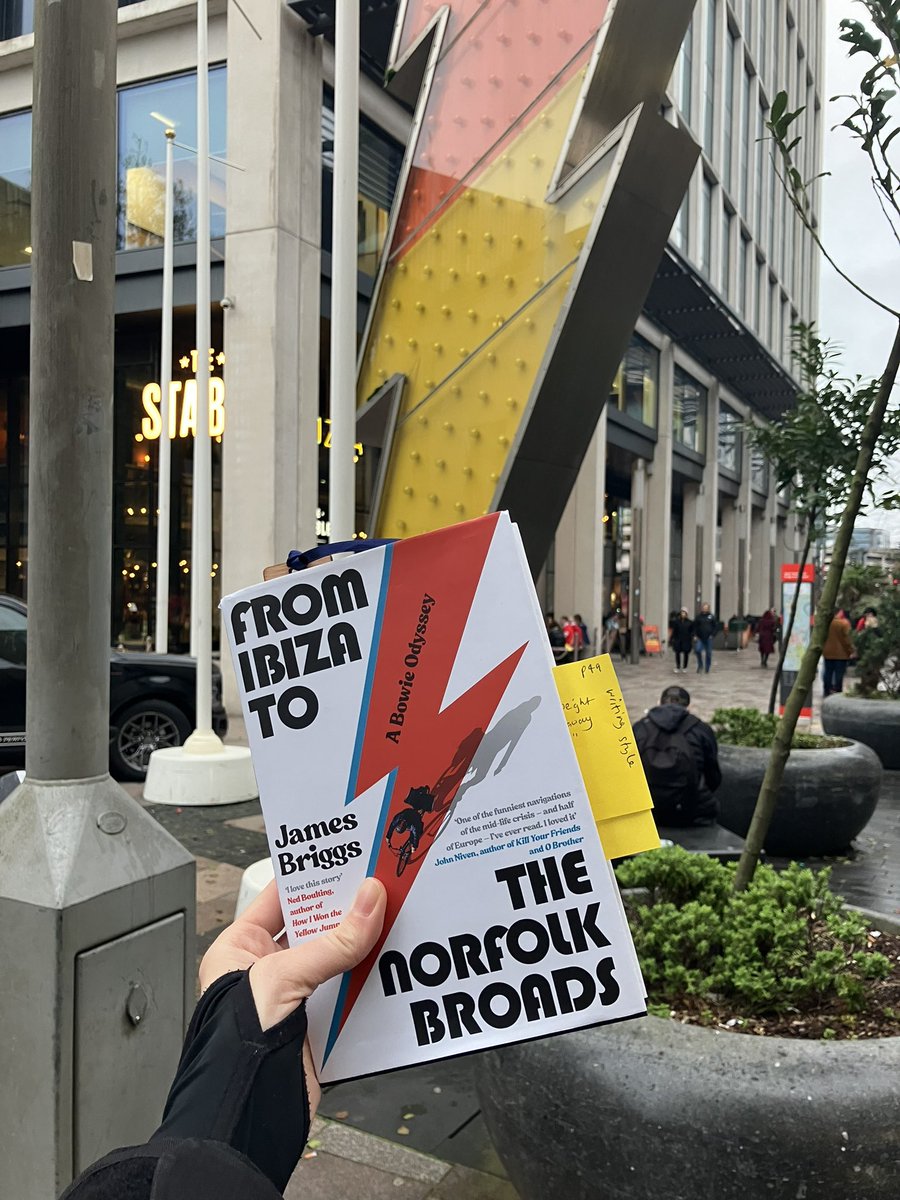 Am in Cardiff this weekend with evidence that, yes, Bowie *is* everywhere…

This Thursday (20 Nov), From Ibiza to the Norfolk Broads - with <a href="/JamBriggs/">James Briggs</a> <a href="/e17RnR_books/">Rock'n'Rollbookclub 📚</a> <a href="/iconbooks/">Icon Books</a> 

eventbrite.co.uk/e/james-briggs…