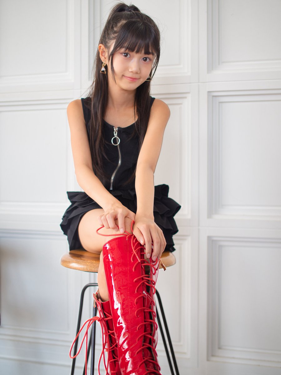 2025.11.2
TIP撮影会
大阪　ACODE by STUDIO SCENE
セッション

ここみんちゃん

#ここみん 

今回はセッションのみでした😹
個撮は抽選だからなかなか難しいし、ここちゃん大人気だからみんなが撮影したがるの〜w
30秒しかないからポーズも変えるの難しいよねぇ💦
だから似てしまうのゴメン笑