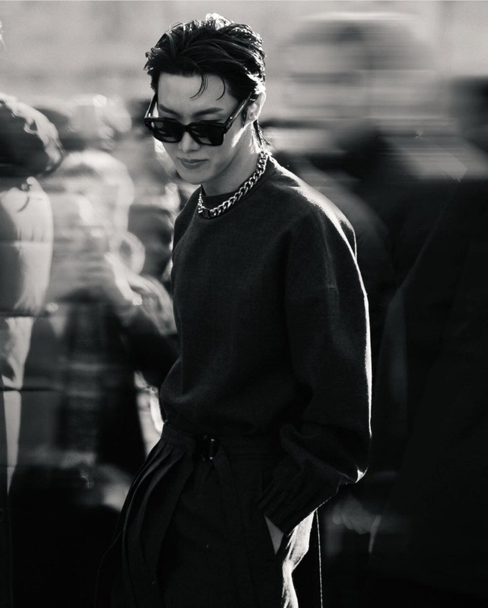 ozichopelove's tweet image. I vote #jhope for #POPGOLDENAWARDS2025