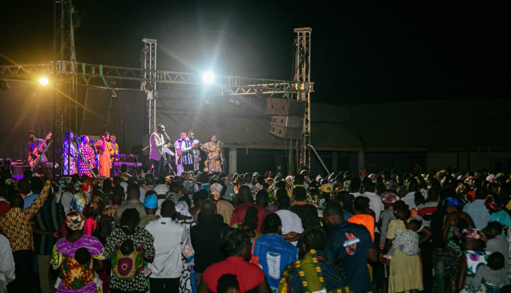 pstdave_'s tweet photo. Kyeremasu will never be the same again!

We give glory to the Lord for such an awesome crusade we had in the city of Kyeremasu. So many saved and healed in the name of Jesus. 
#crusade #souls #evangelism https://t.co/qohIvT4BNQ