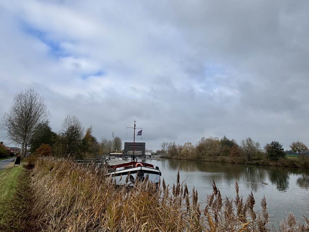 EddyMisman's tweet image. #vrtweer ⁦@BuienradarBE⁩ ⁦@HetweerinBelgie⁩ Beernem 10u45 #basis🏃‍♂️