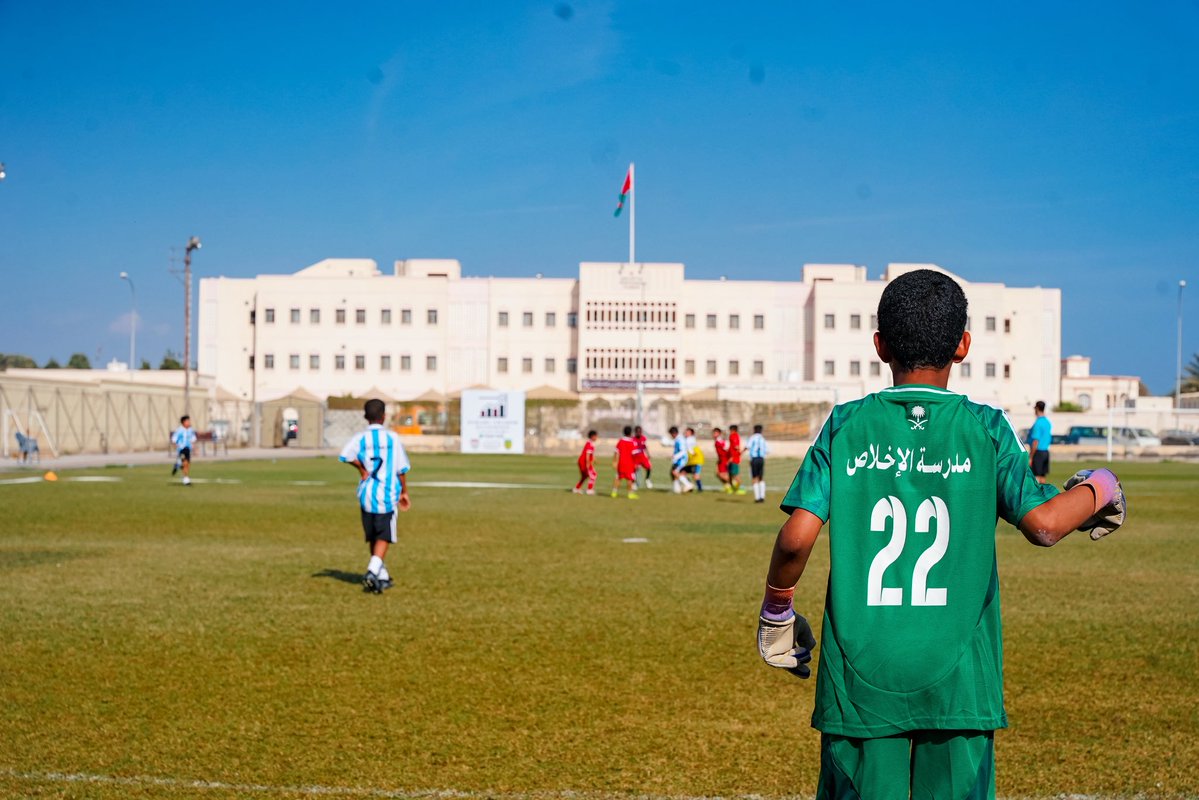 اختُتمت اليوم بطولة المدارس لكرة القدم بتنظيم لجنة الرياضة المدرسية، وبرعاية الفاضل سعيد بن صالح العطار المدير المختص بمكتب المدير العام، وكانت النتايج ؛
١- مدرسة الفجر الجديد بالمركز الأول
٢- مدرسة الإخلاص المركز الثاني 
٣- مدرسة البراءه المركز الثالث
<a href="/OmanSSA/">الاتحاد العُماني للرياضة المدرسية</a>