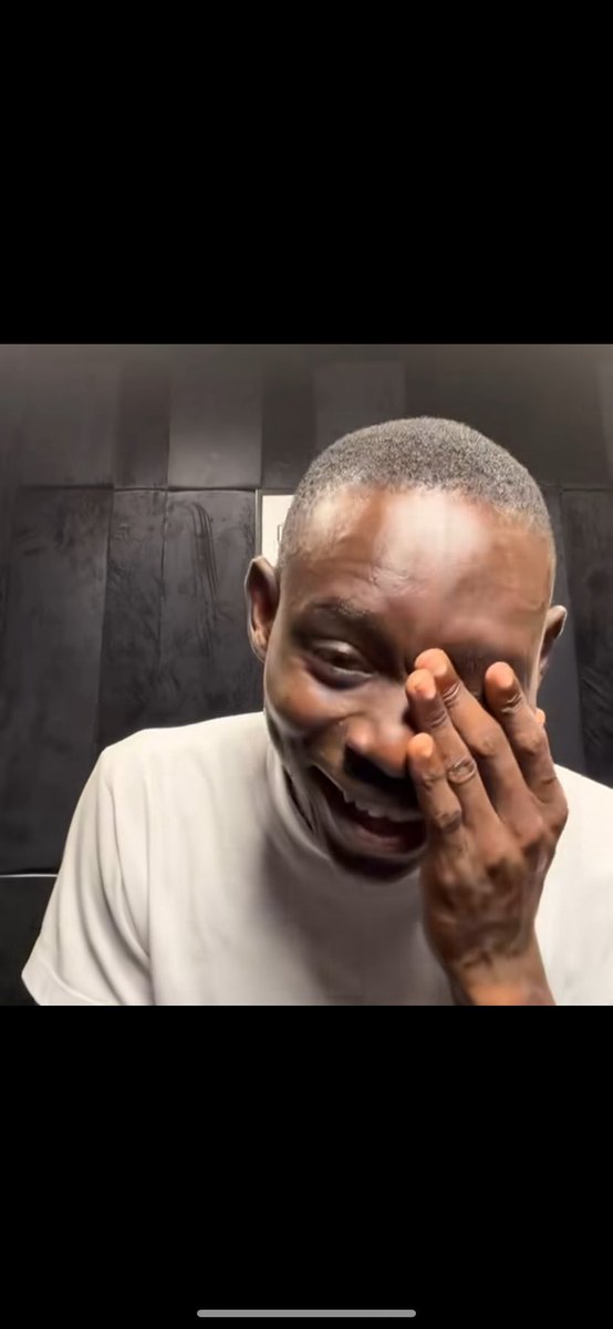 JohnsonCreates's tweet image. If you vex, vex well. I no dey reply half-current anger.😂😂🫴🏾