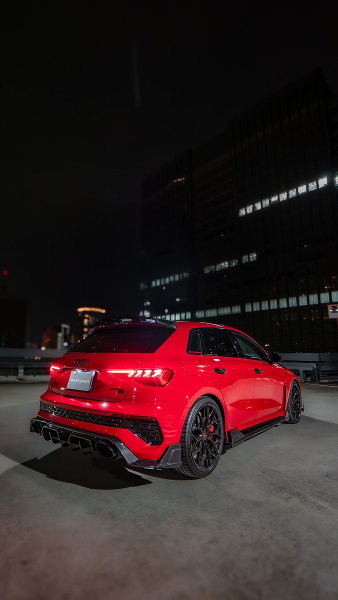 Precision inside. Power outside.

Une précision intérieure. Une puissance extérieure.

内は精密。外は力強い。

#ManfrediCars #RS3 #AudiRS3 #Manfredi #Audi
#PerformanceCars