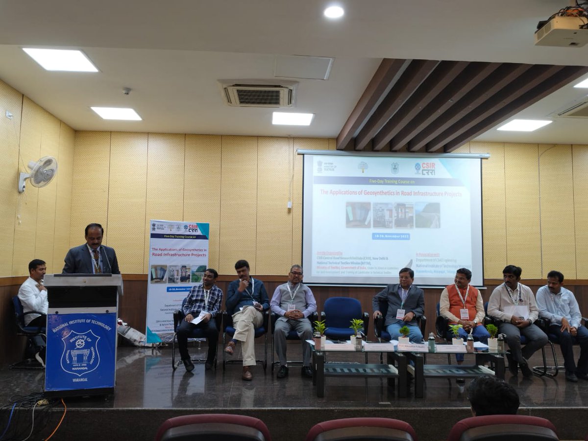 CSIRCRRI's tweet photo. Inaugural Event
#SkillDevelopment
On
"The Applications of #GeoSynthetics in #Road #Infrastructure Projects" By
@CSIRCRRI
funded by
#NTTM Min.of Textiles, GoI
Attended by Students of
National Institute of Technology(NIT), Warangal
@NITwarangle https://t.co/jh8fAilikL