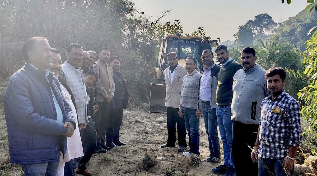 sudhirhp's tweet image. लिंक रोड पद्दर से नेहरा नियांडा का कार्य स्थानीय लोगों की माँग अनुसार शुरू करवाया । 

शीघ्र ही वर्षों पुरानी सड़क समस्या का समाधान होगा !