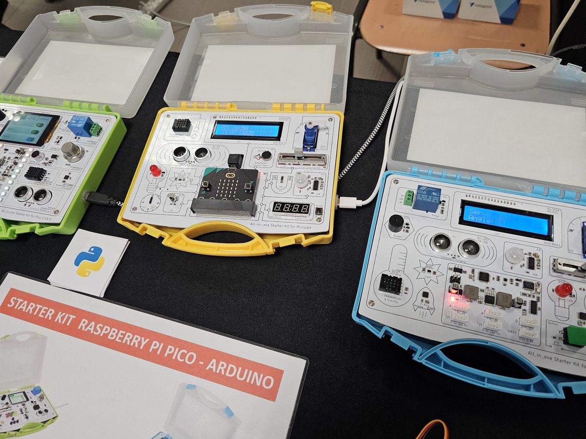 framboise314's tweet image. Passez nous voir sur le stand Framboise314 au @capitoledulibre a Toulouse
Decouvrez le @Raspberry_Pi 500+ et les valises pedagogiques @arduino #raspberry pi Pico et micro:bit de @Elecrow1 , commercialisées en France par @Kubii_RPi