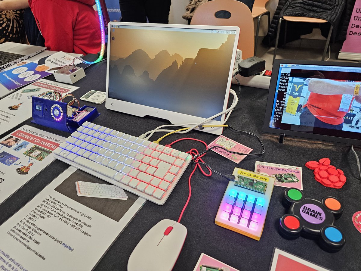 framboise314's tweet image. Passez nous voir sur le stand Framboise314 au @capitoledulibre a Toulouse
Decouvrez le @Raspberry_Pi 500+ et les valises pedagogiques @arduino #raspberry pi Pico et micro:bit de @Elecrow1 , commercialisées en France par @Kubii_RPi