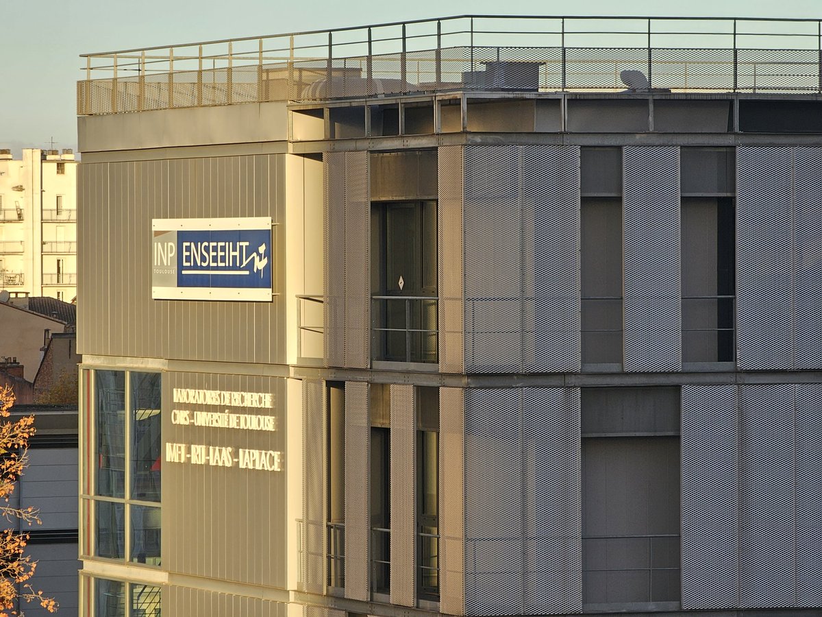 framboise314's tweet image. Passez nous voir sur le stand Framboise314 au @capitoledulibre a Toulouse
Decouvrez le @Raspberry_Pi 500+ et les valises pedagogiques @arduino #raspberry pi Pico et micro:bit de @Elecrow1 , commercialisées en France par @Kubii_RPi