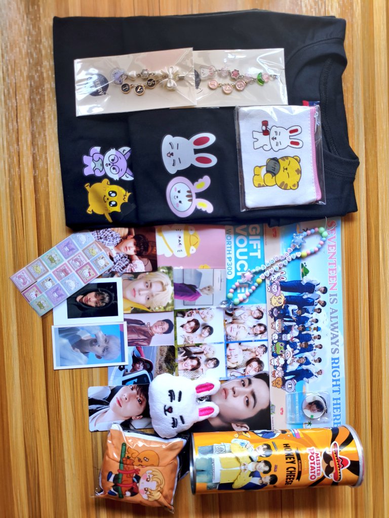 FNDCM17's tweet image. Had so much fun yesterday at #CaratClubhouse by @CaratLandPH 💕 Dumami laman ng bag ko pag-uwi 😅😁 kada ikot sa venue, may nadadagdag sa bag 😂 Happy nanaman ang Carat heart kooo 💖