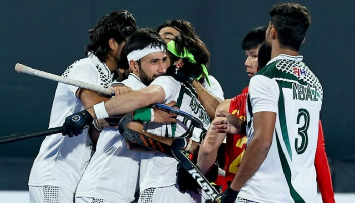 Muneeb313_'s tweet image. Pakistan will begin their first-ever FIH Pro League campaign next month in Argentina.

Here is the schedule: 

Pakistan vs Netherlands - Dec 10
Pakistan vs Argentina - Dec 12
Pakistan vs Netherlands - Dec 13
Pakistan vs Argentina - Dec 15

Remaining matches in Feb and June.