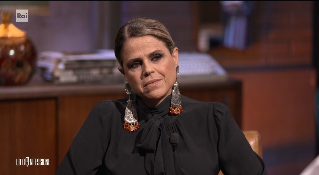 nicolasavoia's tweet image. #AscoltiTv i talk in access

Su #Rai3, ancora ottimi ascolti per #LaConfessione con Peter Gomez, che alla 10ª puntata, segna 806.000 4,50%
Da segnalare la parte finale che arriva a ben 926.000 5,10%
Ospiti della puntata, Giordano Bruno Guerri e Tosca

#4diSera Weekend con…