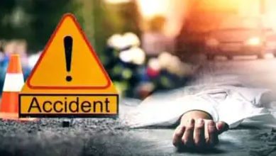 airnews_ghy's tweet image. #Barpeta জিলাৰ হাউলীত আজি দুপৰীয়া ২৭ নম্বৰ ৰাষ্ট্ৰীয় ঘাইপথত সংঘটিত এক পথ দুৰ্ঘটনাত এজন লোক থিতাতে নিহত হয়। লোকজন কলগাছিয়াৰ নজৰুল ইছলাম বুলি চিনাক্ত কৰা হৈছে।

 #Howly 
#RoadAccident
 #NationalHighway27

#AkashvaniReport: Arupjyoti