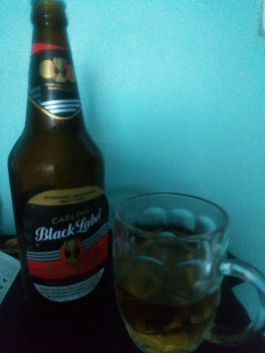 Afternoon chilled black label 😋😋Tichimbozororera sevanhu vabva zvavo kuchurch.
