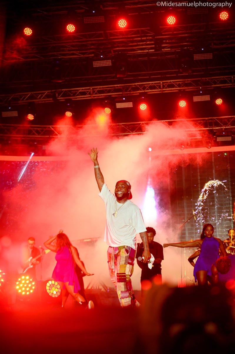 iamolamide_'s tweet image. Hard to believe it’s been a week since @davido lit up IB City 🔥. Still grateful and excited I got to capture those moments. 
#FiveAliveTour #davido