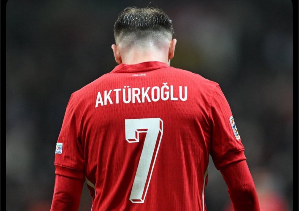 Dünden beri saldırıyorlar çocuğa belki savunmazdık eski yaptıklarından ötürü ama bu arsızlar saldırdıkça biz daha çok savunacağız daha çabuk benimseyeceğiz Keremi