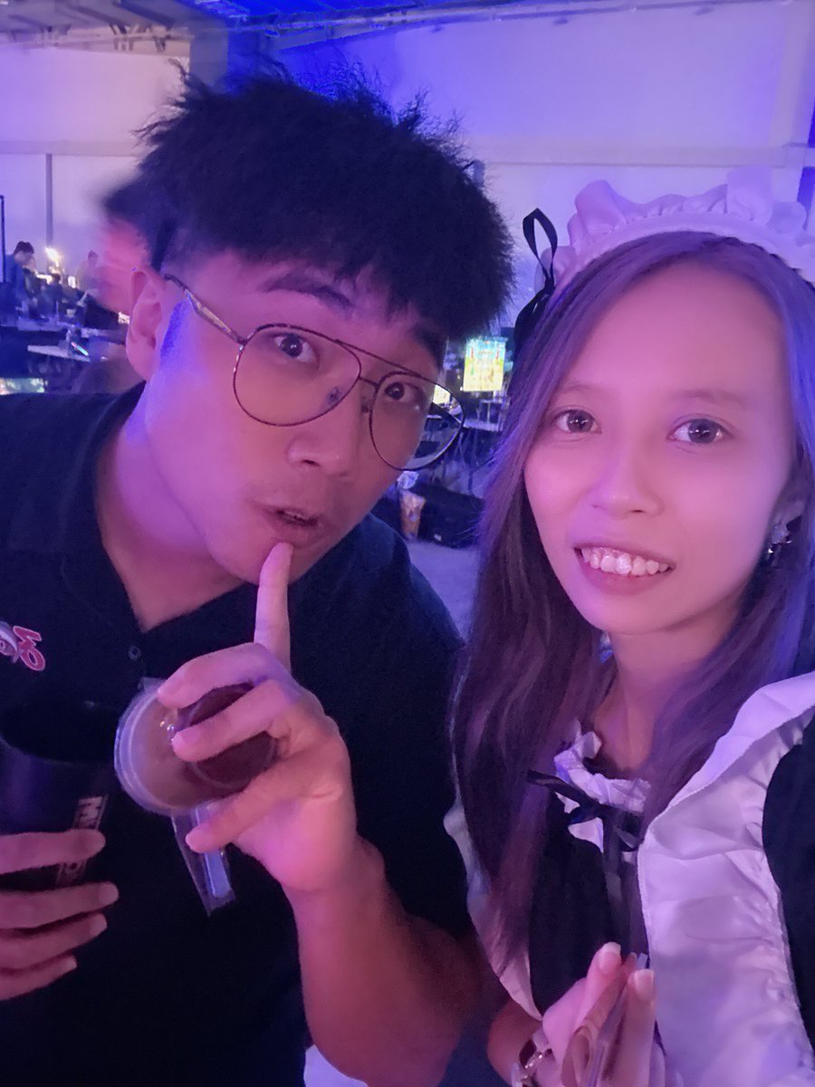 Esther__0510's tweet photo. 用意念@跟我合照的人( *｀ω´) https://t.co/IbBulXJpoV