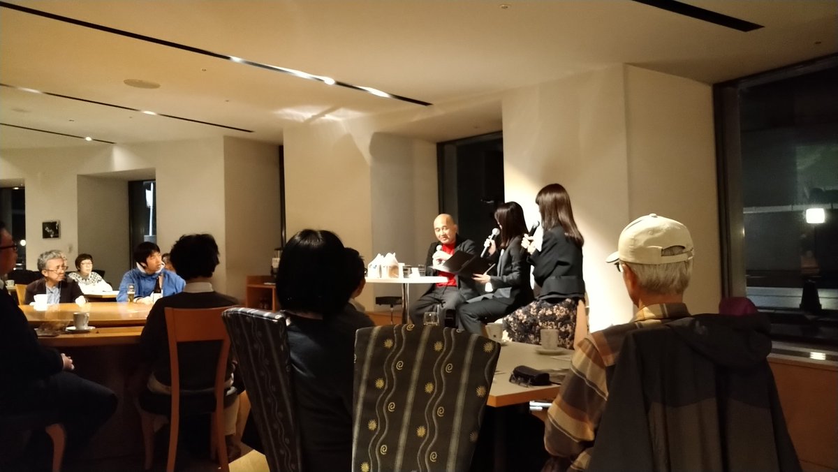 greenecho_jp's tweet image. 本番前日の金曜日には京都コンサートホール1階のサロンで広上淳一マエストロのトークショー。ゲストにオルガンの石丸由佳さん。会員限定でしたがお招き頂き参加してきました😍
参加者からの質問コーナーもあり、雰囲気はNHK「今夜も生でさだまさし」😅楽しい一時でした。