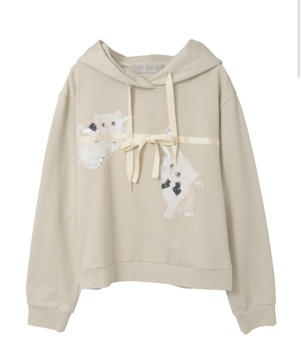 omotesando_PH's tweet photo. alcali× @Haru_Yoshizawa 様
コラボアイテムのご紹介です🐈🎀
・マンチカンリボンフーディ
color:クロ.ベージュ
price:¥23,100(税込)
お問い合わせはお電話にて承っております🌟
#PINKHOUSE #ピンクハウス
#alcali #アルカリ https://t.co/9v2cXPfScl