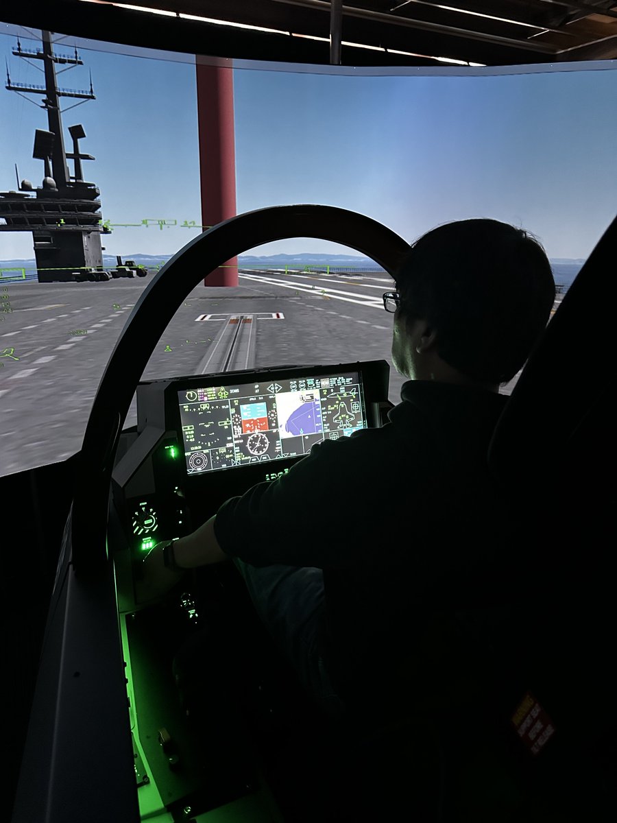 nobita0114's tweet image. ご縁のおかげで念願のシムピットさんにお邪魔してきました😆
ドライビングシミュレータあり、フライトシミュレータありで素晴らしい経験をさせて頂きました😊