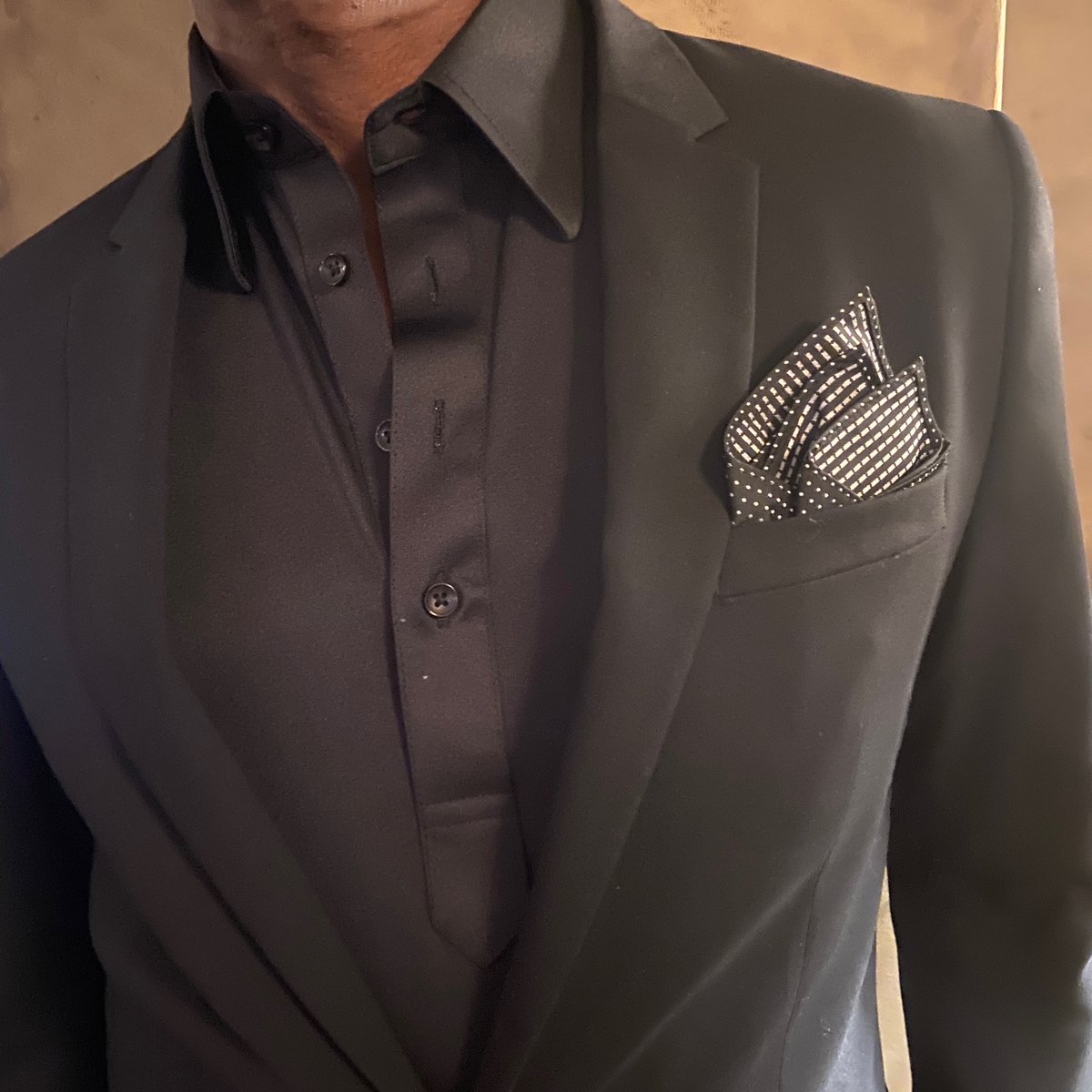 The black suit, bold, refined, and unapologetically confident.

Because sometimes, simplicity makes the loudest statement.
