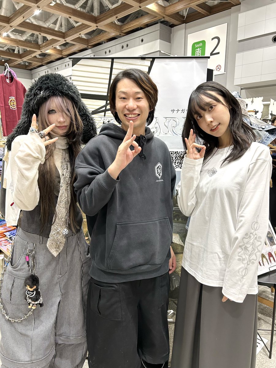 デザフェスに来てくれた方、ありがとうございました！久しぶりにお話できて楽しかったです！月丘コラボ手に入れてくれた方、ありがとう🩶

SANAGARA組と📷