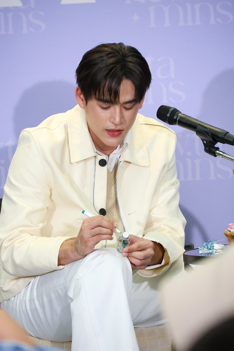 Workshopก็เก่งมากตั้งใจฝุดๆเลยคั้บ

THE MEMORABLE SCENT OF GAWIN
#NewtaminsxGawin
#GawinCaskey